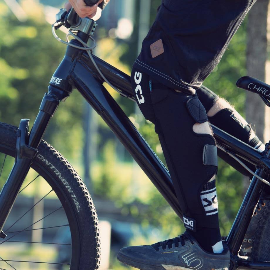 Black Knee-Shinguard Z633