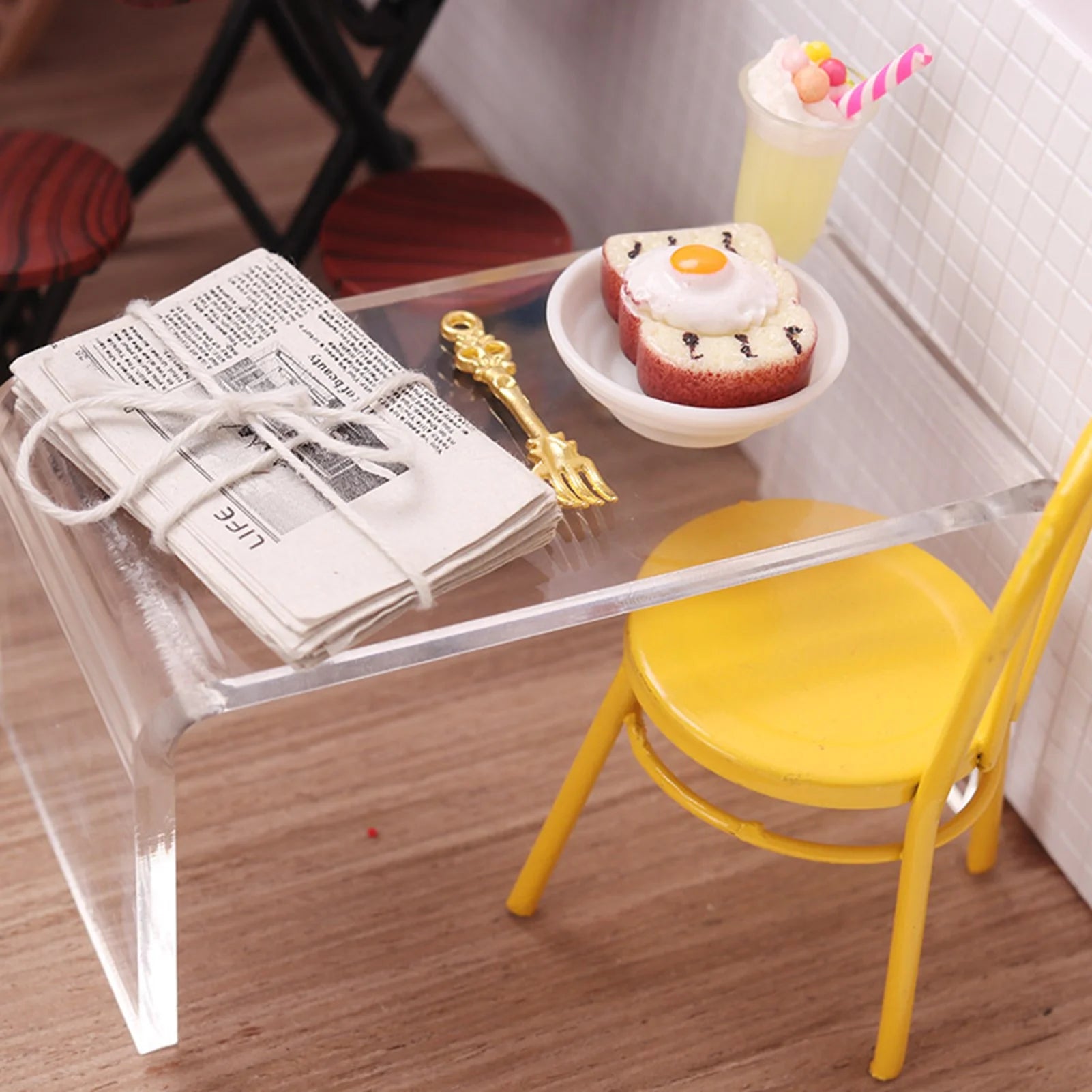 Dollhouse Table for Children A997147
