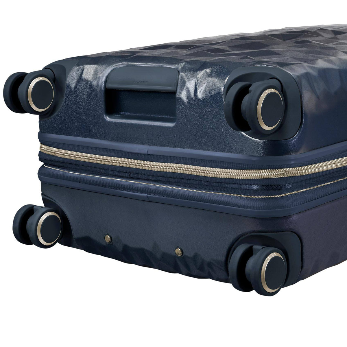 Medium Check-In Luggage Q7002