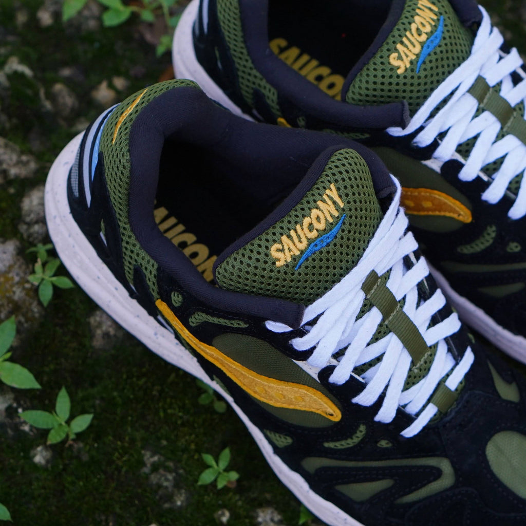 Black/Yellow Saucony Sneakers O2162