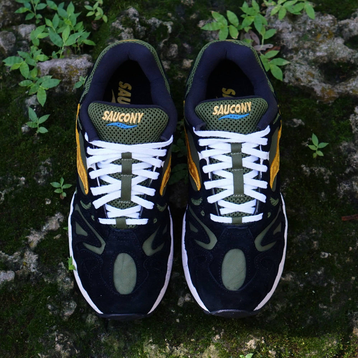 Black/Yellow Saucony Sneakers O2162