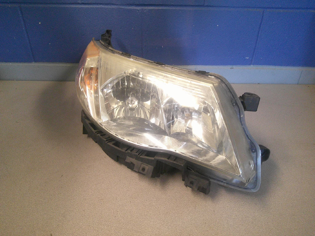 Pre-Owned Subaru Forester Right Front Passenger Side Head Light Lamp E969261
