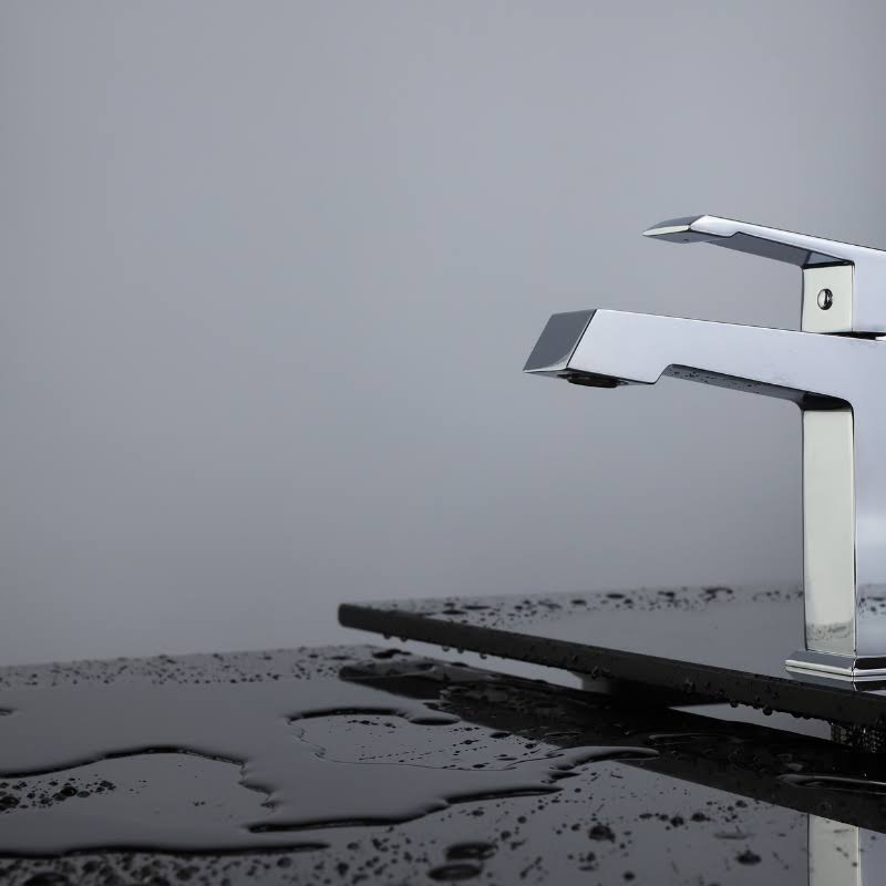 Chrome Brass Single Hole Bathroom Faucet P611
