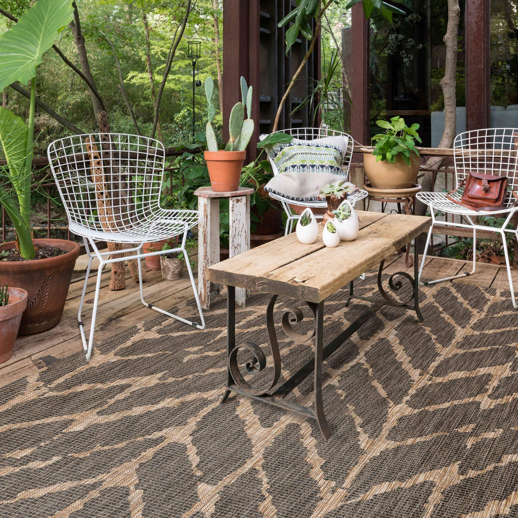 Chevron Pattern Indoor/ Outdoor Area Rug Mist/ Aqua 2'2" x 3'9" Z472