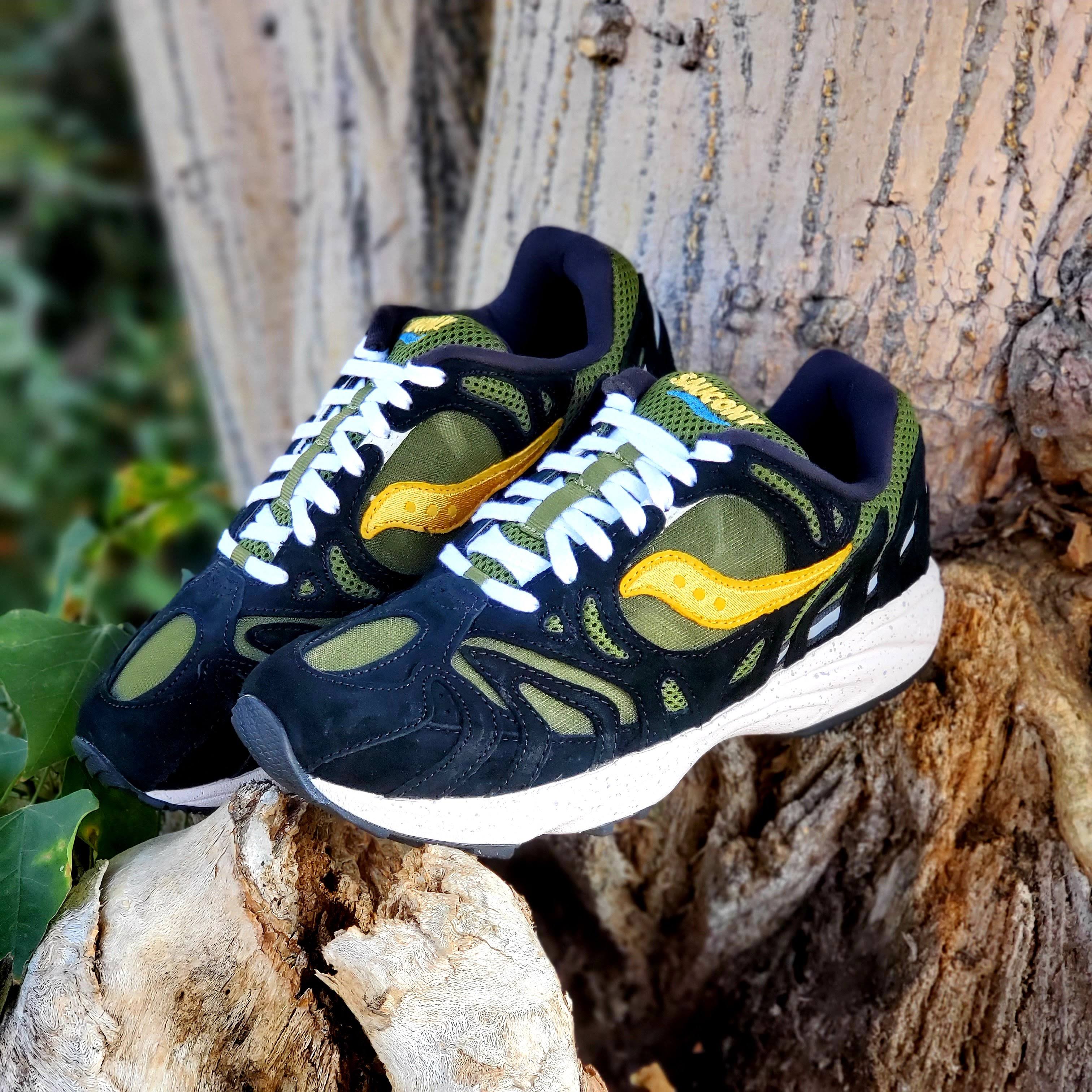 Black/Yellow Saucony Sneakers O2162