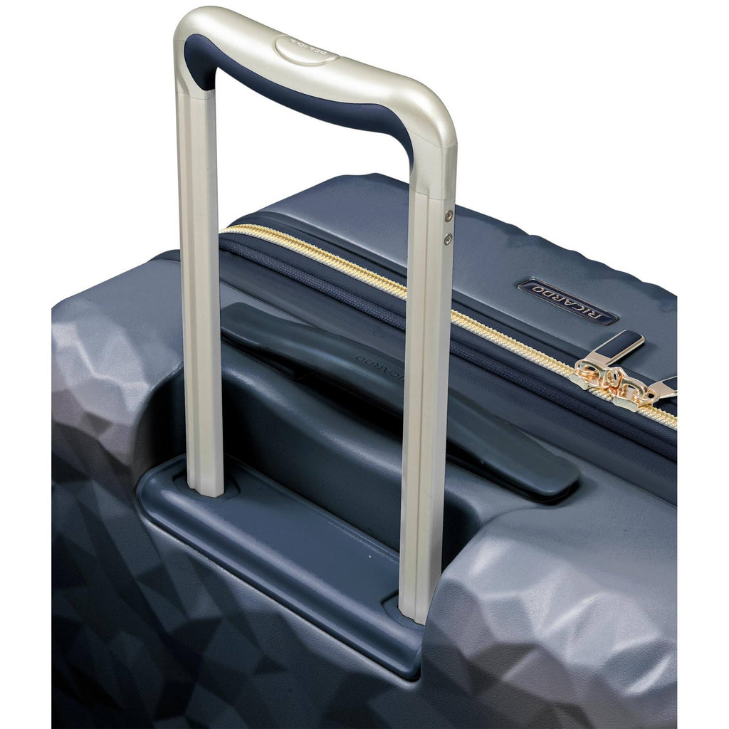 Medium Check-In Luggage Q7002