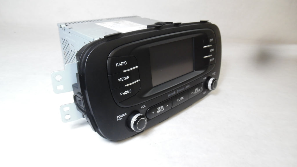 Pre-Owned Kia Soul Radio Media Receiver with Satellite and Display E475397