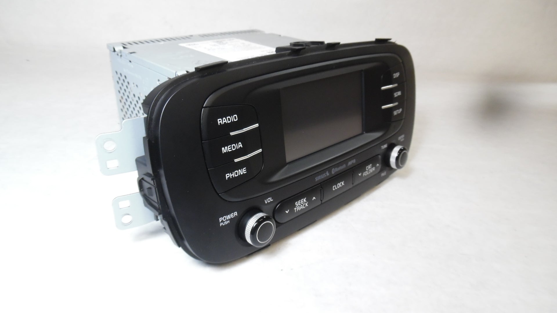 Pre-Owned Kia Soul Radio Media Receiver with Satellite and Display E475397